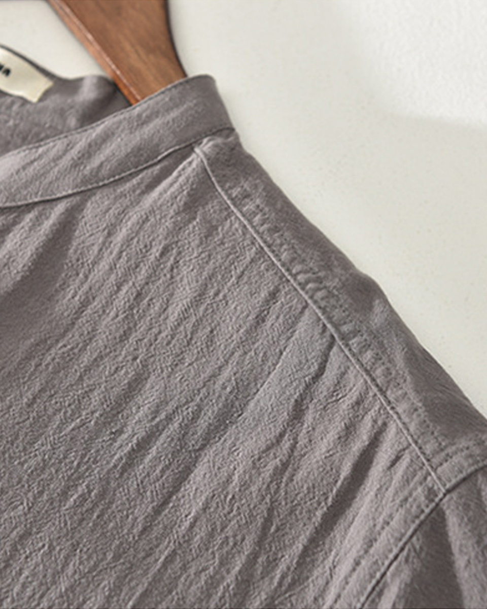 Men's short-sleeved cotton and linen shirt