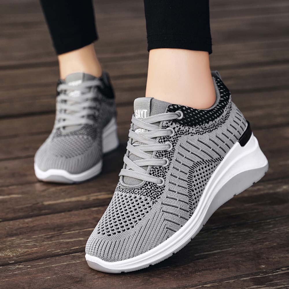 Nuevas zapatillas transpirables de suela gruesa para mujer