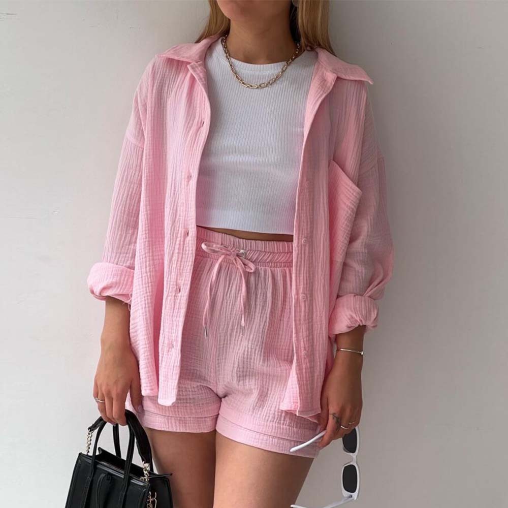 Traje de mujer (camisa de manga larga + pantalón corto)