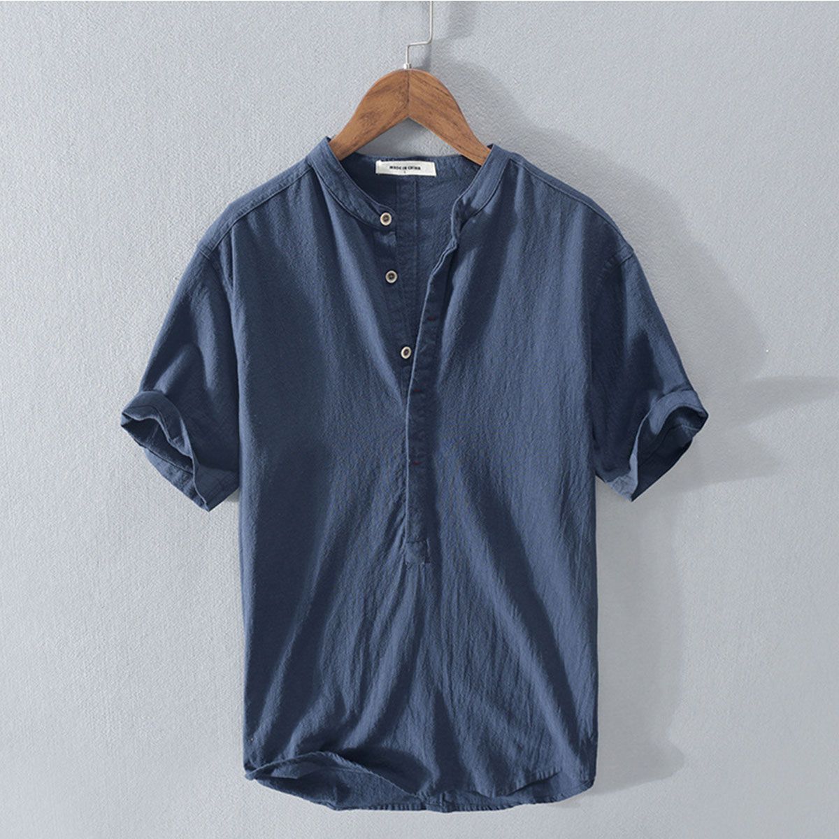 Men's short-sleeved cotton and linen shirt