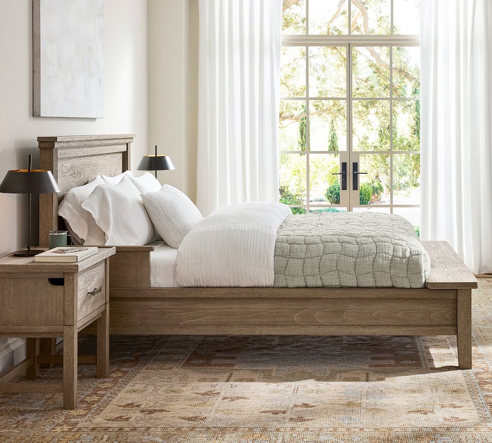 Product Manufacture Indoor Living Room Reading Room Crafted of Iron and Finished in Oil-based Bronze or Vintage Brass Table Lamp