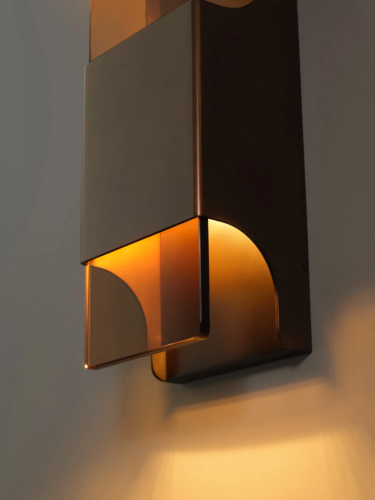 Leclerc Modern LED Brass Wall Lamp Slim Sconce with Adjustable Height Oval Shape for Hotels