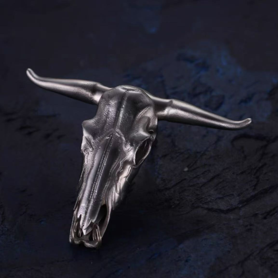  🔥Bull Head Pendant Necklace🔥Self-Defense Knife Necklace 📦🔪 Unpacking Tool 
