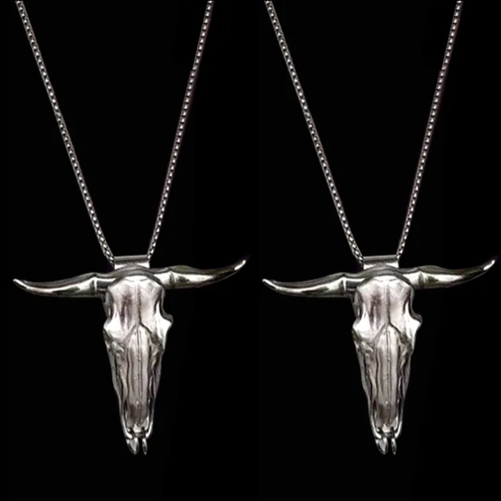 2025 Best Selling Bull Strike Concealed Blade With Self-Defense Mechanism Necklace