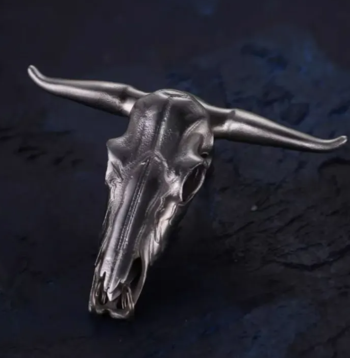 🔥2025 Best Selling Bull Strike Concealed Blade With Self-Defense Mechanism Necklace