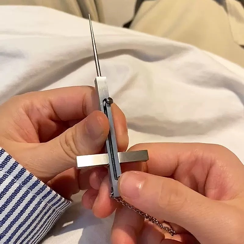 ✨Cross self-defense necklace ✝️stainless steel retractable toothpick reusable💥
