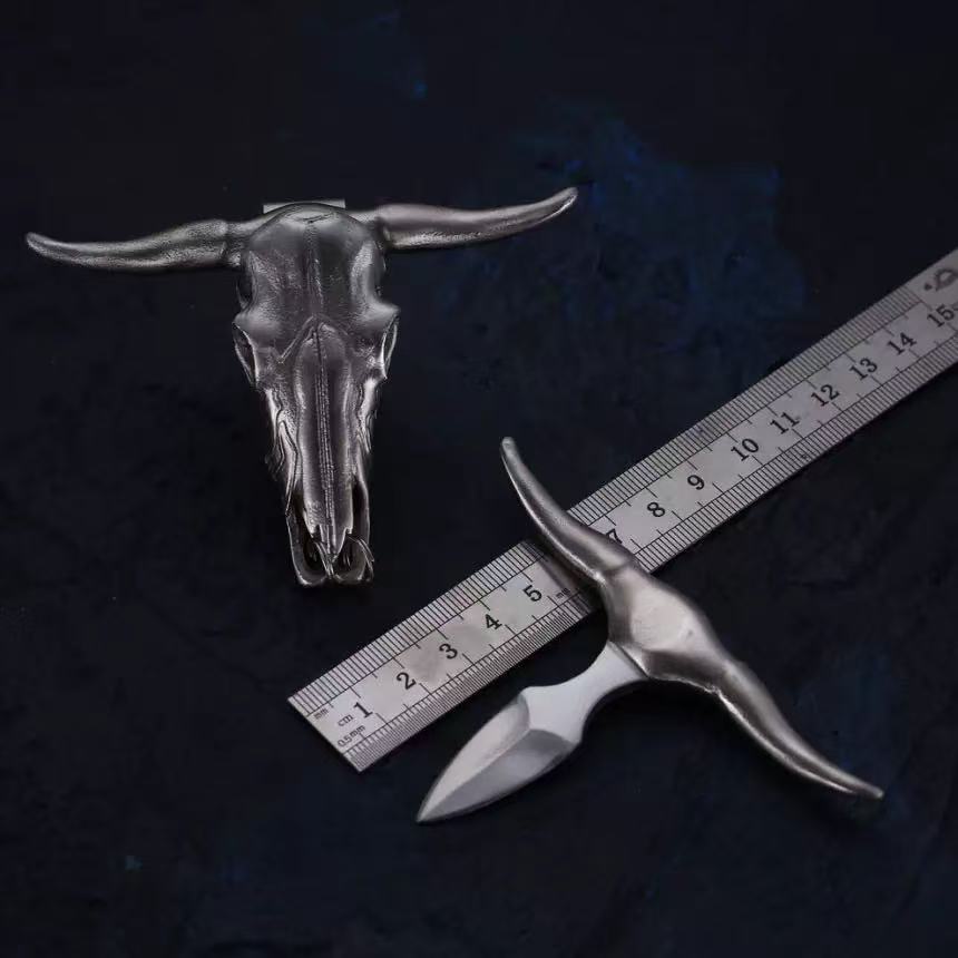  🔥Bull Head Pendant Necklace🔥Self-Defense Knife Necklace 📦🔪 Unpacking Tool 