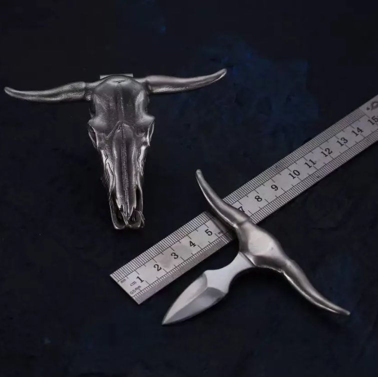 🔥2025 Best Selling Bull Strike Concealed Blade With Self-Defense Mechanism Necklace
