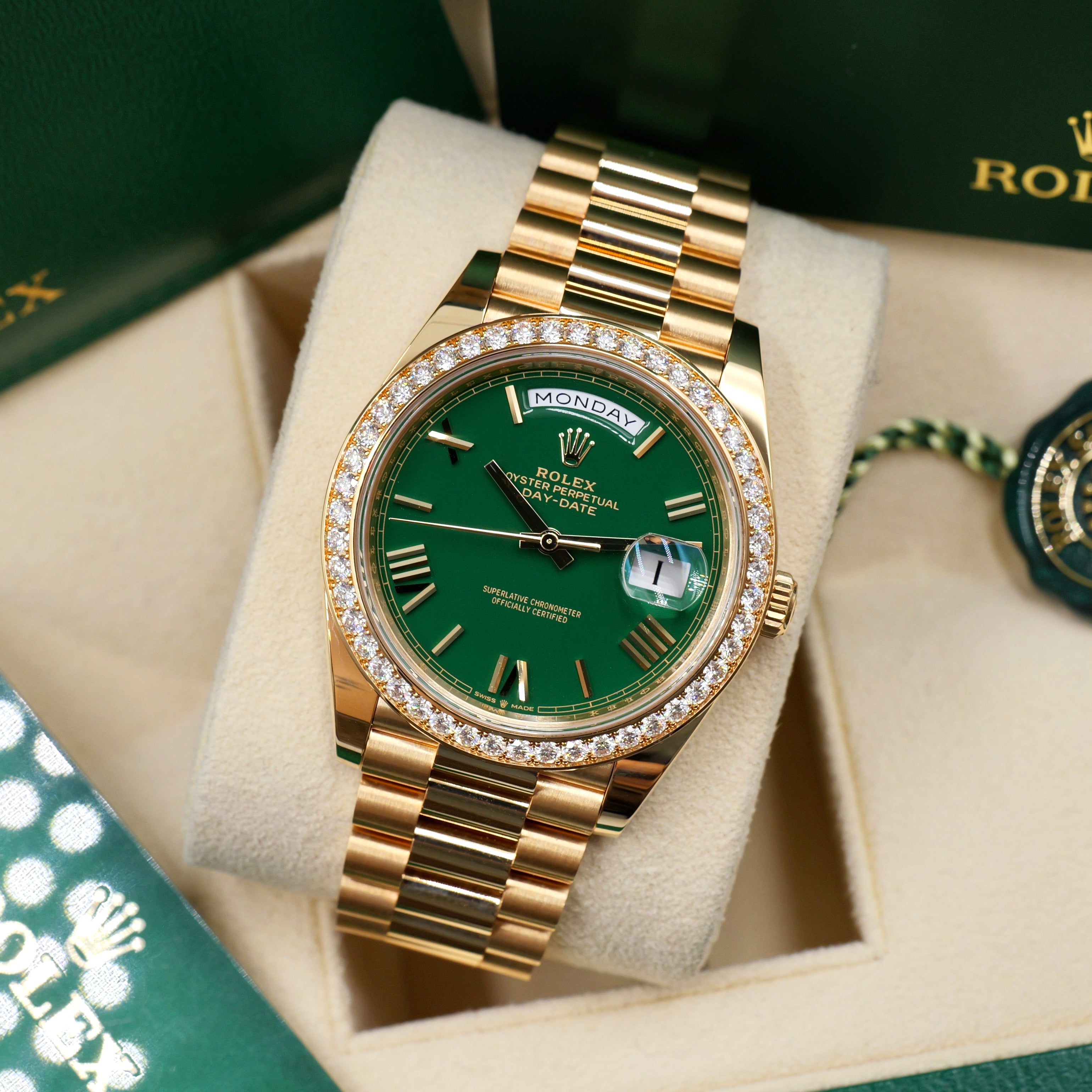 Rolex Day-Date 40 RBR zöld számlappal 228348RBR — Teljes szett (2023)