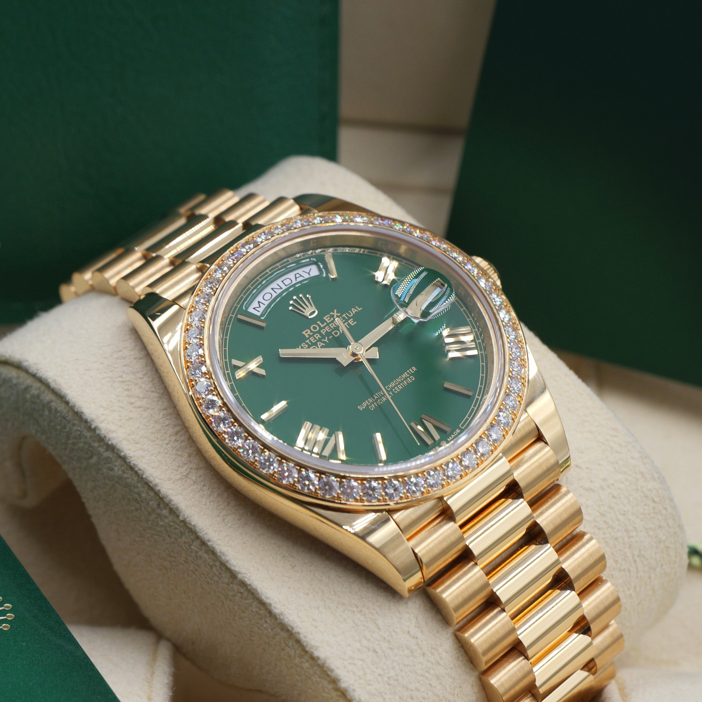 Rolex Day-Date 40 RBR zöld számlappal 228348RBR — Teljes szett (2023)