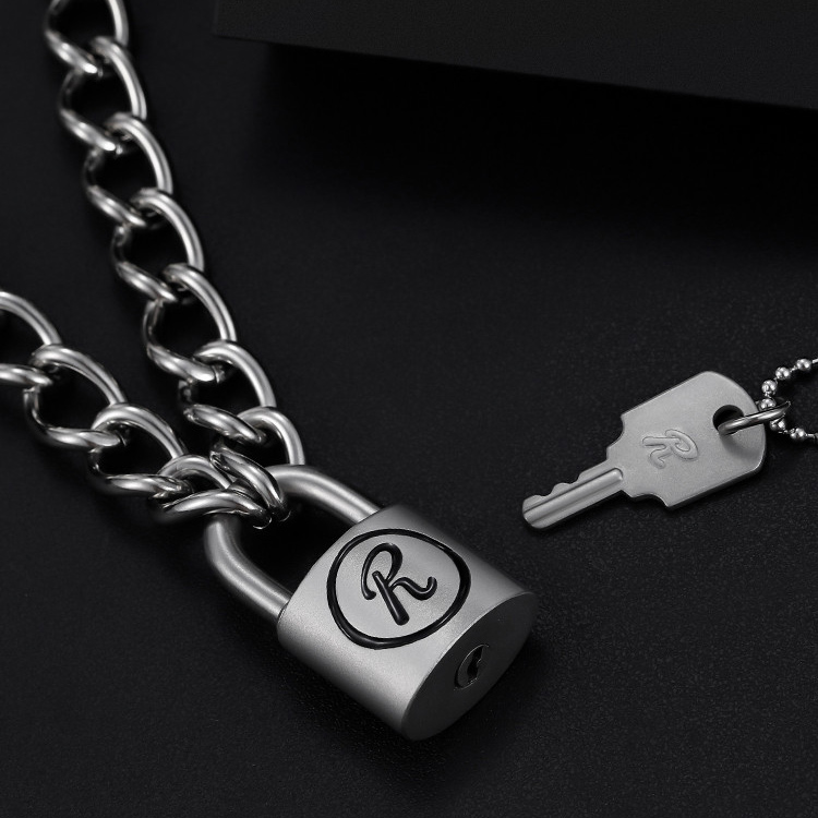 Nana Punk Lock key Couple R Necklace