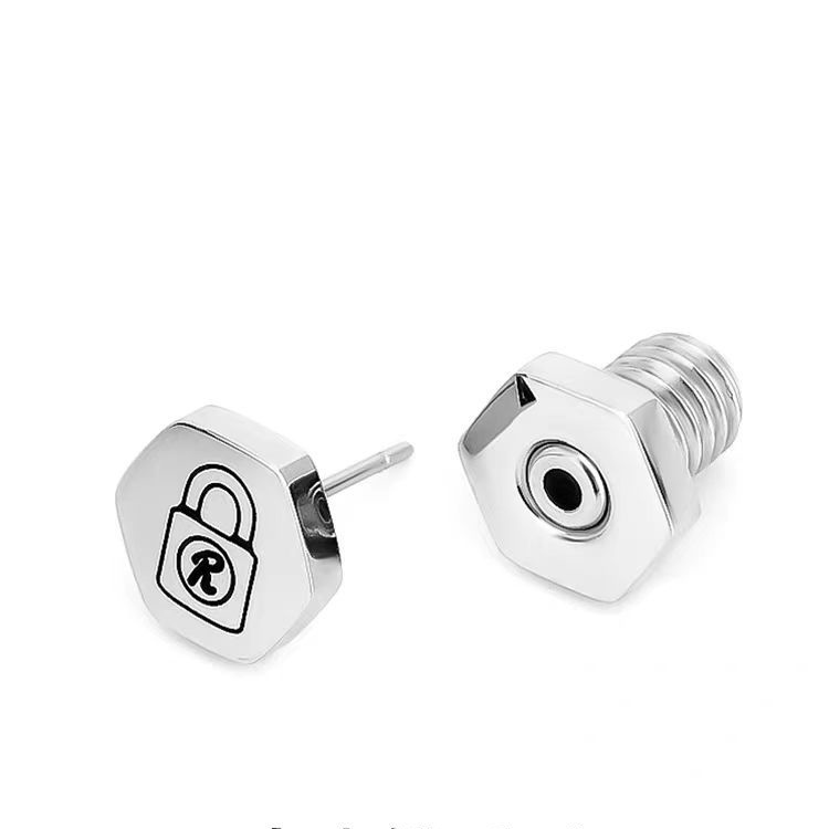 R screw earrings