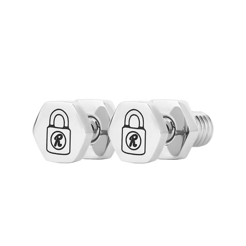 R screw earrings