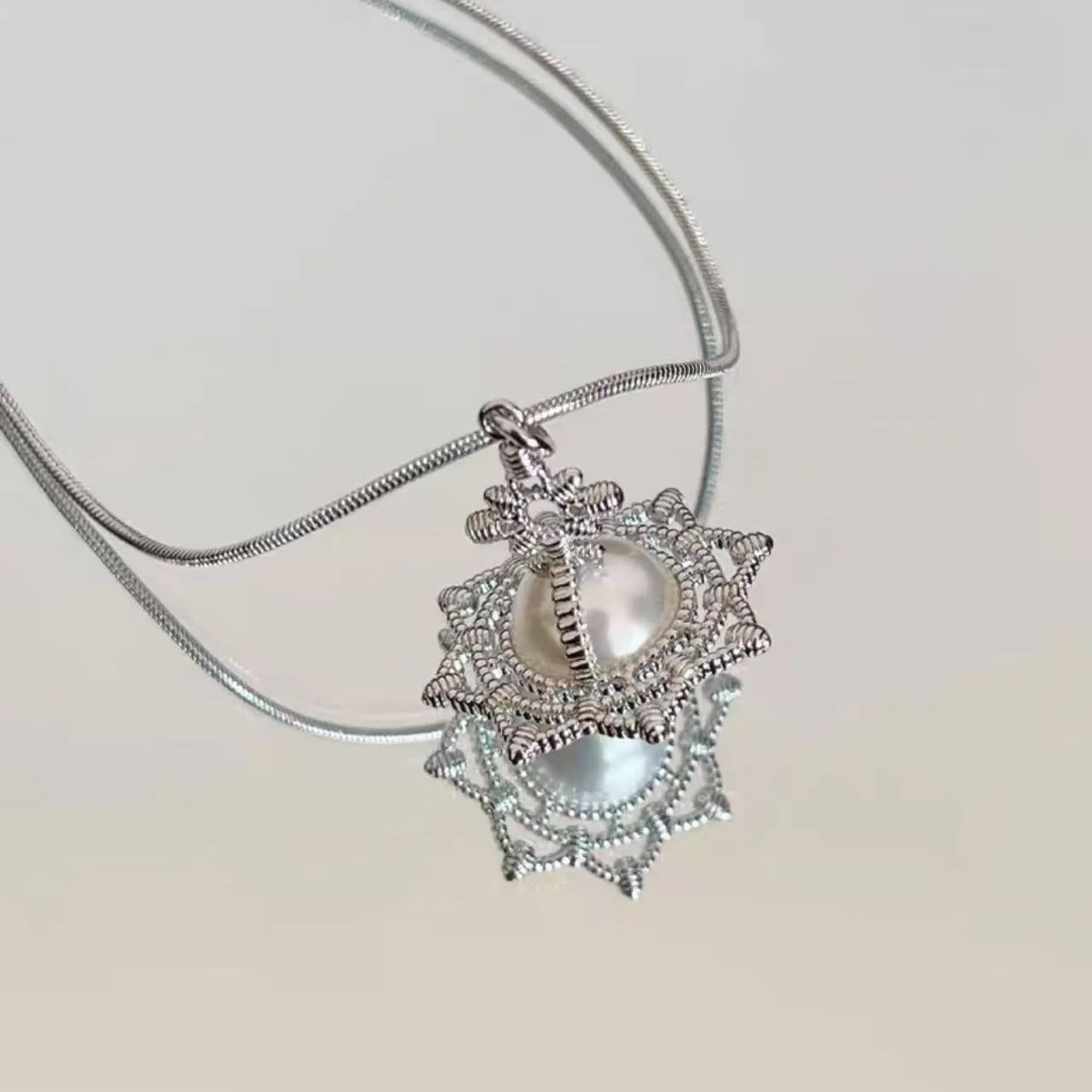 NEW-Vintage Snowflake Pearl ORB Necklace