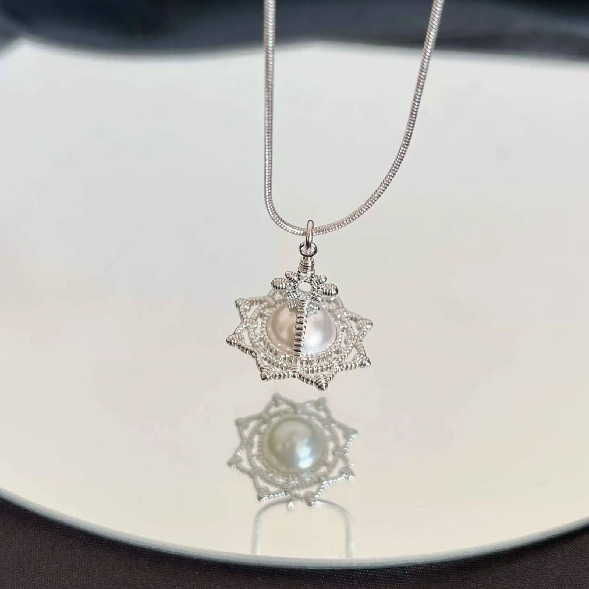 NEW-Vintage Snowflake Pearl ORB Necklace