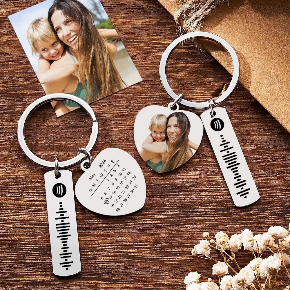 Personalized Calendar Keychain Special Day Significant Photo Heart Square Shape Music Code Metal Keychain Gift for Mother