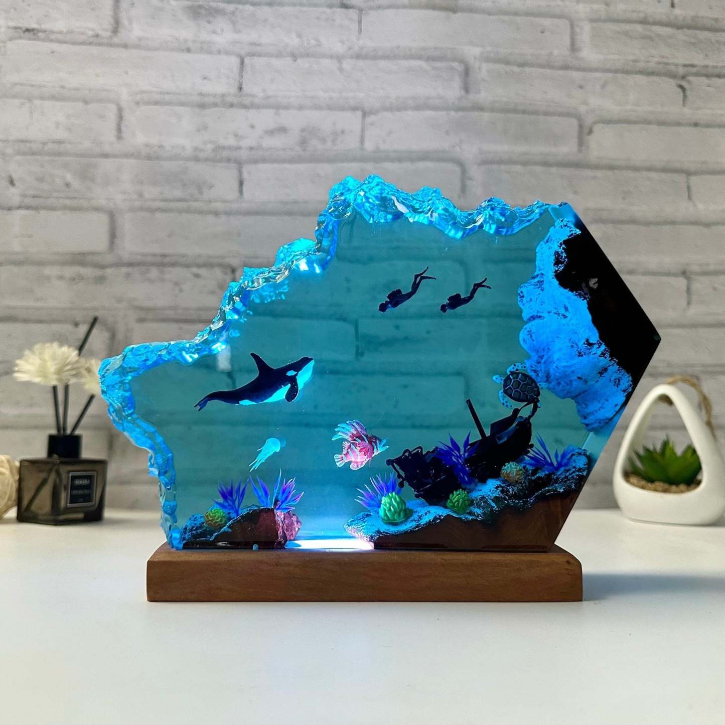 Killer Whale Resin Lamp Orca and Sea Turtle Epoxy Resin and Wooden Handmade Furniture Birthday Gift Unique Gift - soufeeluk