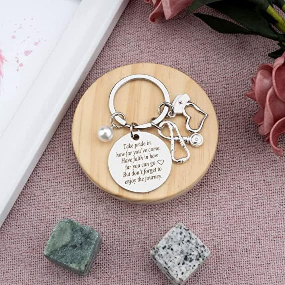 Nurse Keychain Stainless Steel Keychain Gifts For Women Nurses Week Gifts Nursing Graduation Gift Nurse Practitioner Gifts - soufeeluk