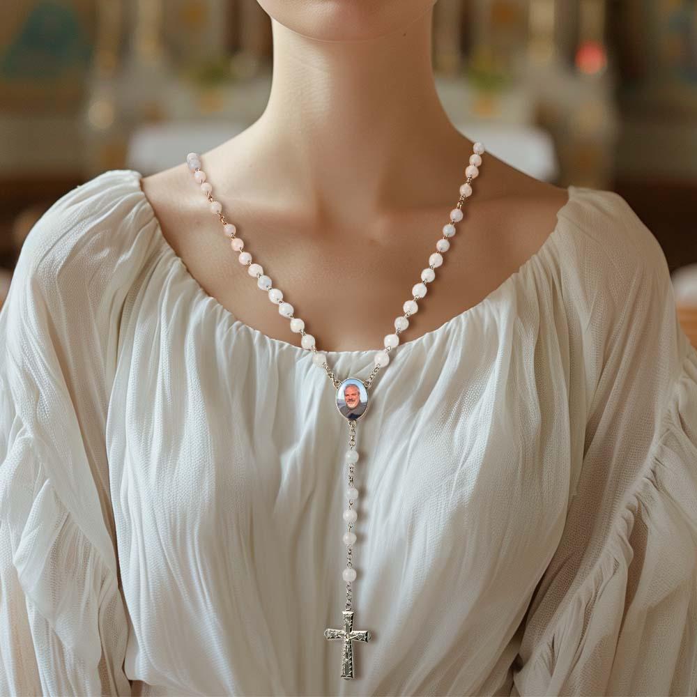 Benutzerdefinierte Rosenkranz-perlen-kreuz-halskette, Personalisierte Weiße Acryl-leuchtperlen-halskette Mit Foto - soufeede