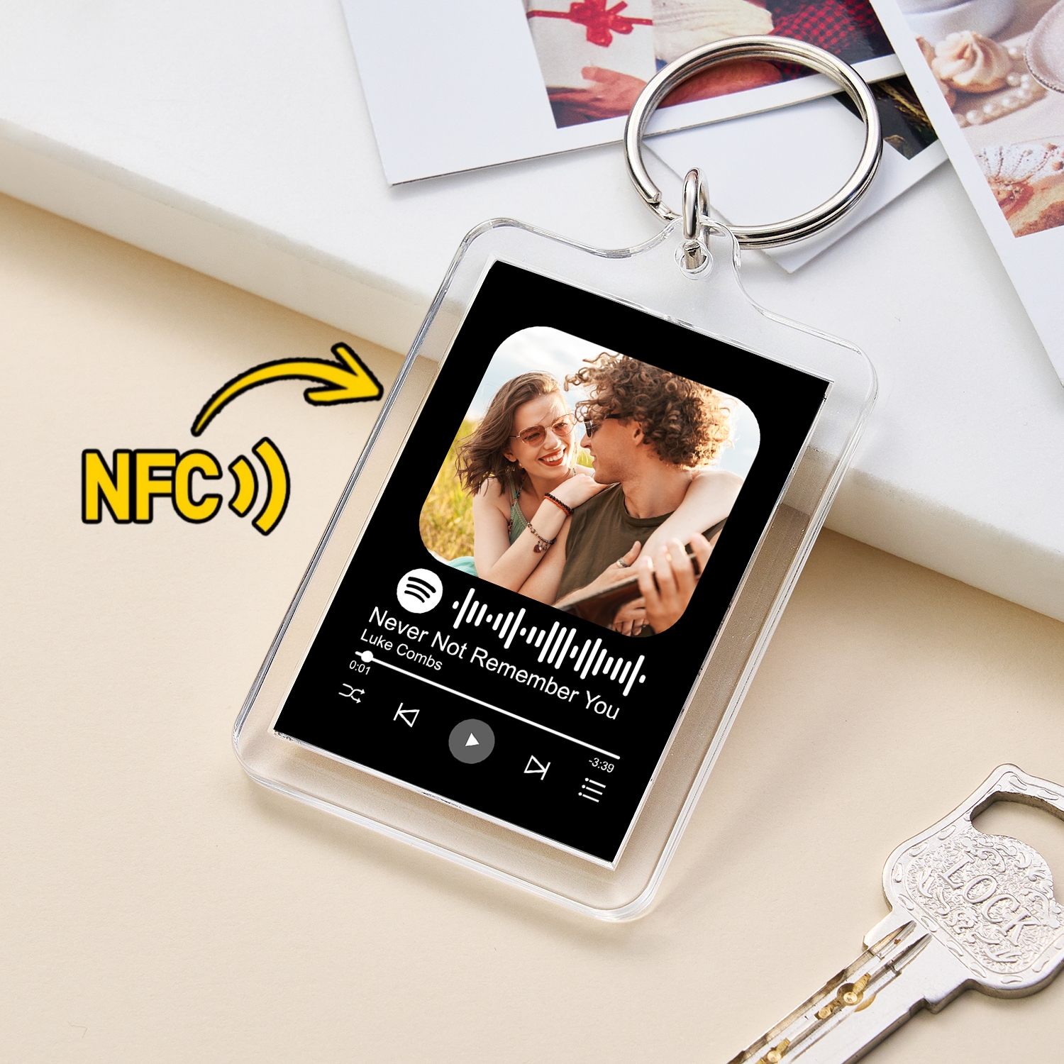 Benutzerdefinierter Spotify-code-schlüsselanhänger. Benutzerdefinierter Nfc-schlüsselanhänger Mit Foto Und Musik