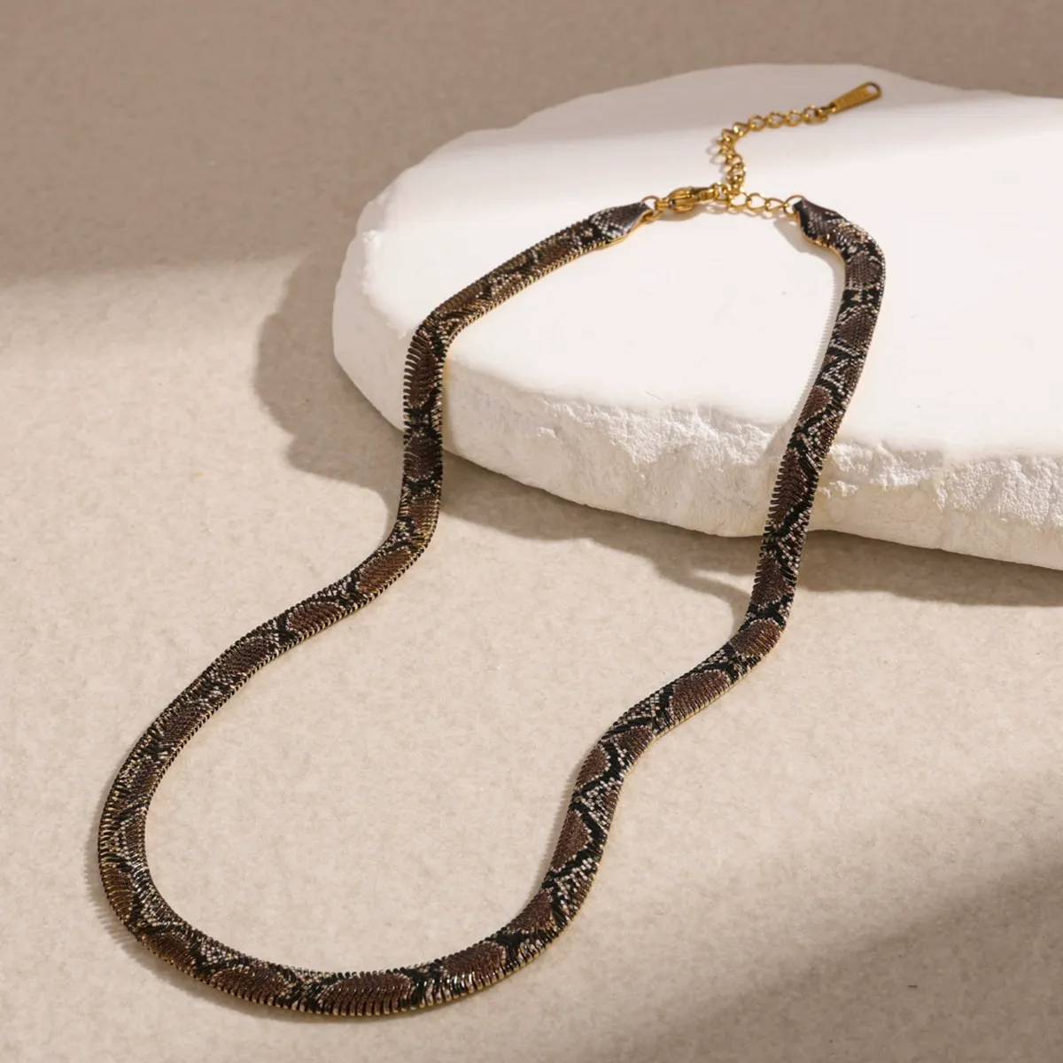 Halskette Mit Schlangenmuster, Stilvoller Statement-Schmuck Mit Tiermuster, Trendige Halskette, Geschenk Für Sie - soufeelde