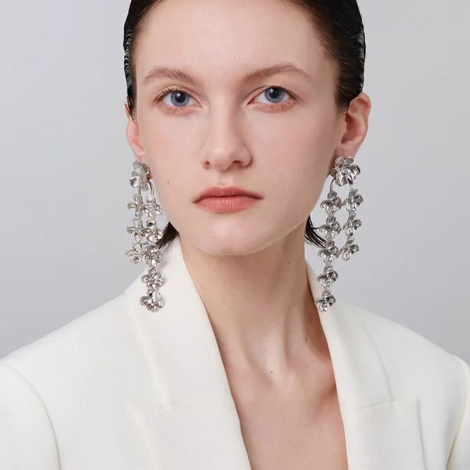 Camellia Collection Neun Blumen Quastenohrringe - soufeede