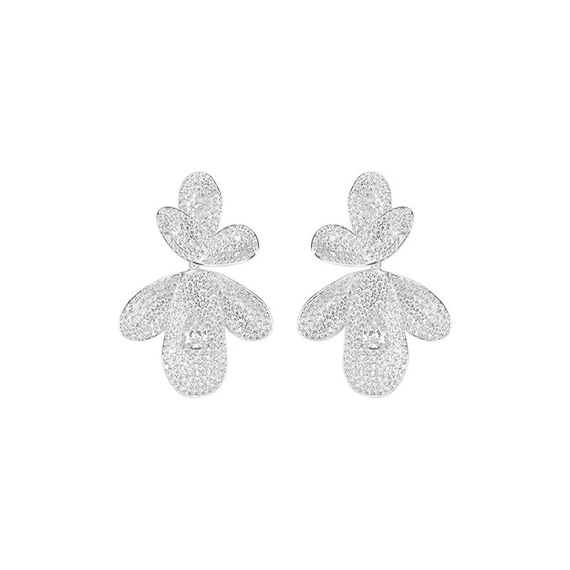 Große Blütenblatt-ohrringe Voller Diamanten Aus Der Petals-kollektion - soufeede