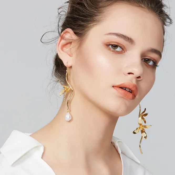 Asymmetrische Blumenohrringe Aus Der Orchideen-kollektion - soufeede