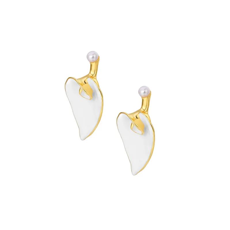 Kleine Blumenohrringe Aus Der Calla-lilien-kollektion - soufeede