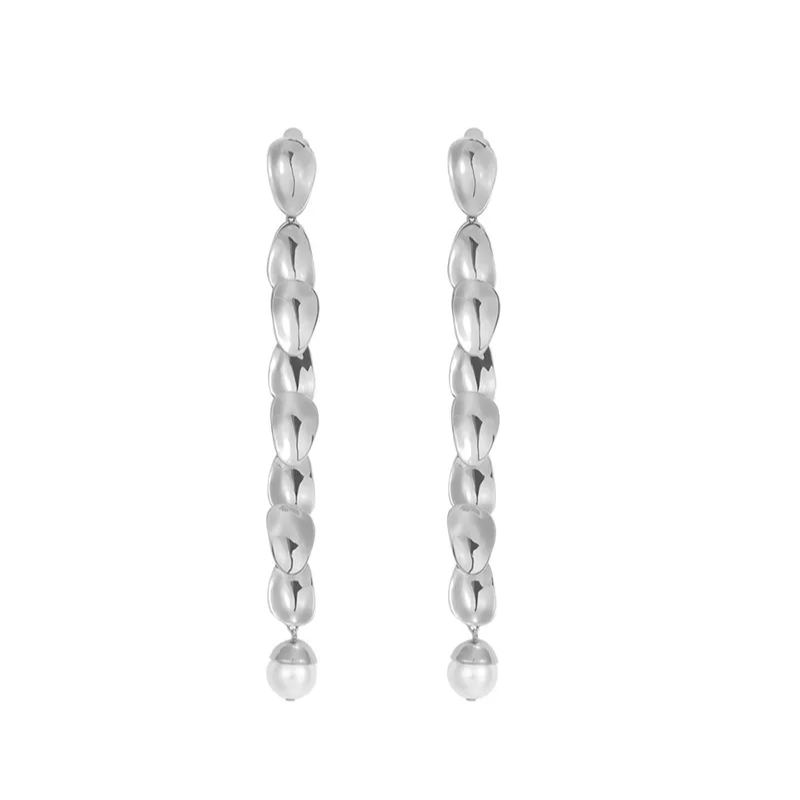 Petals Collection Ohrclips Mit Acht Blütenblättern Und Silbernen Quasten Und Perlen - soufeede