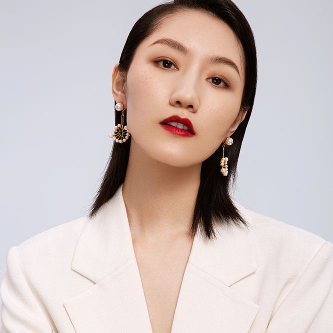 Löwenzahn-kollektion, Einzelne Blume Mit Dreizehn Perlen-ohrringen - soufeede