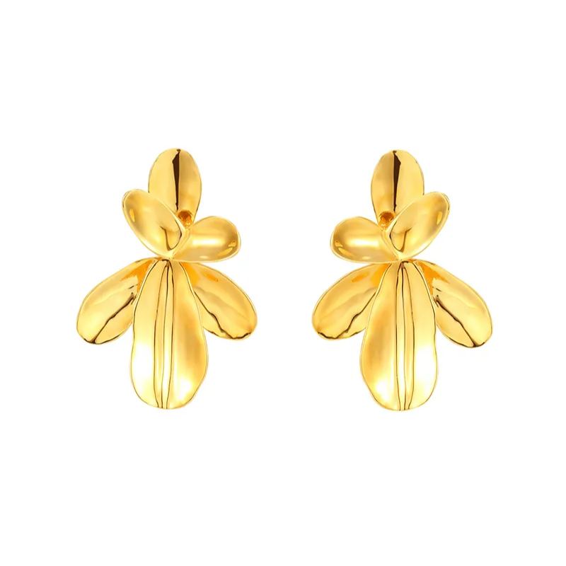 Ohrstecker Aus Der Petals-kollektion Mit Goldenen Blütenblättern - soufeede
