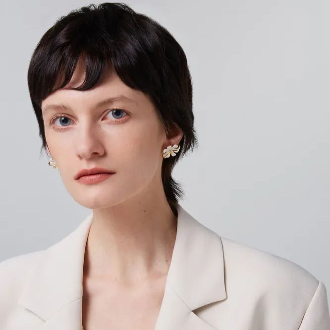 Weiße Blumen-ohrstecker Aus Der Cosmos-kollektion - soufeede