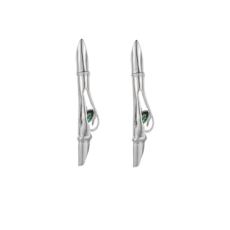 Bambus-kollektion, Spaltender Bambus Mit Zirkon-ohrringen - soufeede