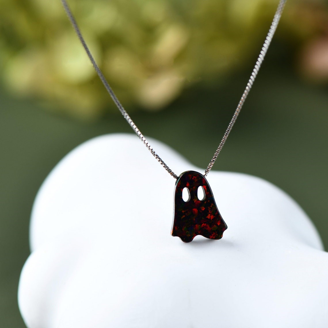 Schwarz-weiße Geister-opal-halskette, Personalisiertes Geschenk Für Halloween - soufeelde