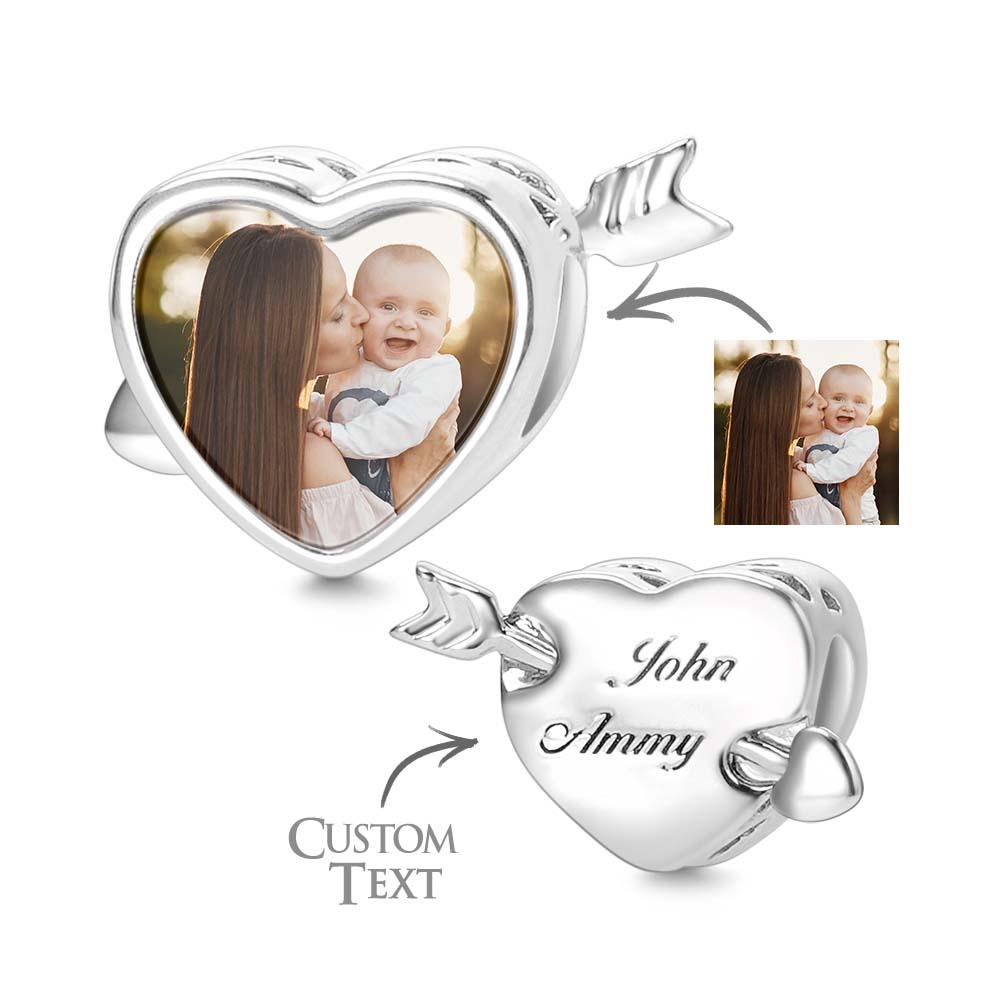 Dije Fotográfico Personalizado Con Forma De Corazón Y Flecha Con Texto Grabado En La Parte Posterior - soufeeles