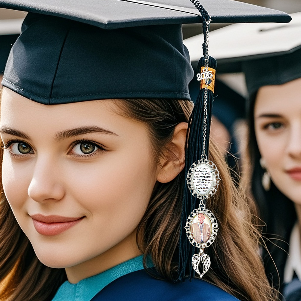 Dije De Foto Con Borla De Graduación Personalizado Con Alas De Ángel. En Tu Día De Graduación, Mi Corazón Está Ahí. Regalo Conmemorativo De Graduación. - soufeeles