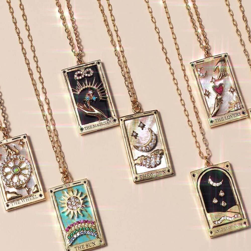 Collar Simbólico De Cartas De Tarot Coloridas, Colgante De Aceite De Goteo, Collar Esmaltado Con Regalo De Diamantes De Imitación - soufeeles