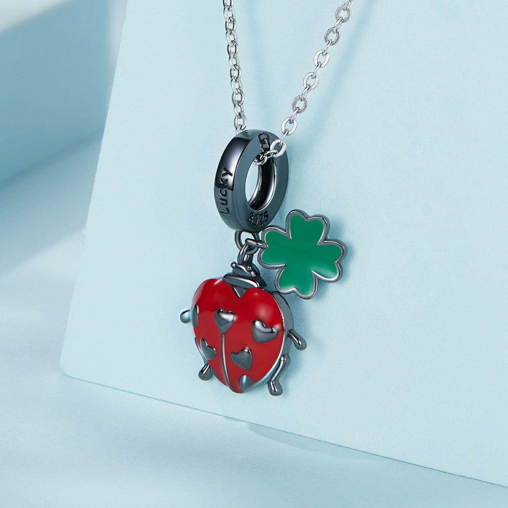 ciondolo pendente coccinella rossa e quadrifoglio in argento sterling 925 yb2429