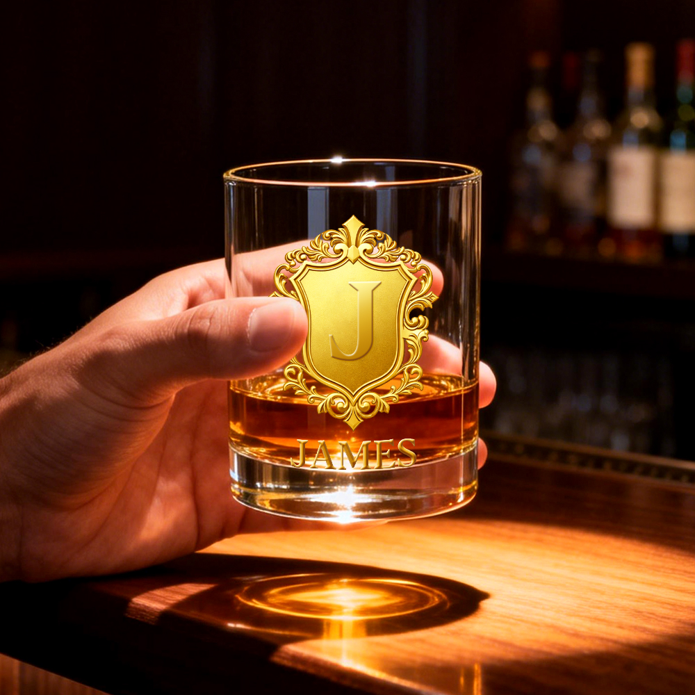 Badge Doré Personnalisé Imprimé En 2d, Verre À Whisky 30 Cl, Cadeau D'anniversaire - À La Vôtre Avec Un Homme Légendaire - soufeelfr