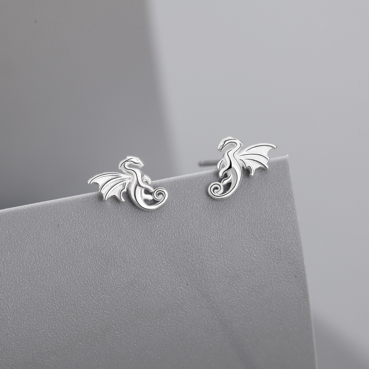 Petites Boucles D'oreilles À Tige En Argent Sterling Avec Dragon - soufeelfr