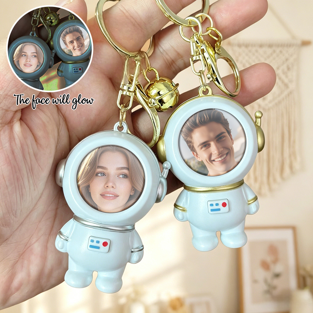Portachiavi personalizzato per bambola con foto con effetti luminosi e sonori, ciondolo con ritratto di astronauta - soufeelit