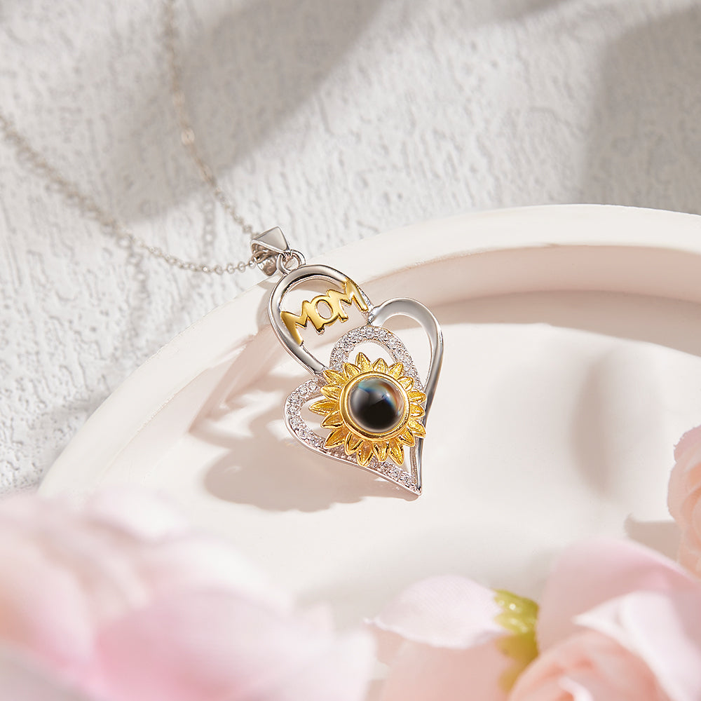 Collana Personalizzata Per Proiezione Di Foto Con Elegante Design A Forma Di Cuore E Croce Di Girasole. Miglior Regalo Per La Festa Della Mamma - soufeelit