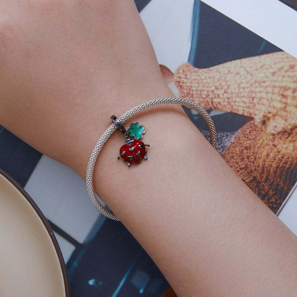 ciondolo pendente coccinella rossa e quadrifoglio in argento sterling 925 yb2429