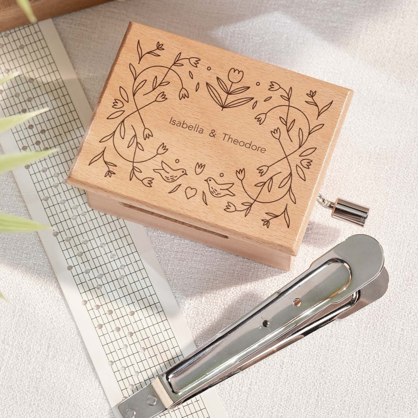 Melocraft Custom Anniversary Hand Crank Paper Strip Music Box Caixa De Música Personalizada Com Tiras De Papel Gravura Personalizada - soufeelbr