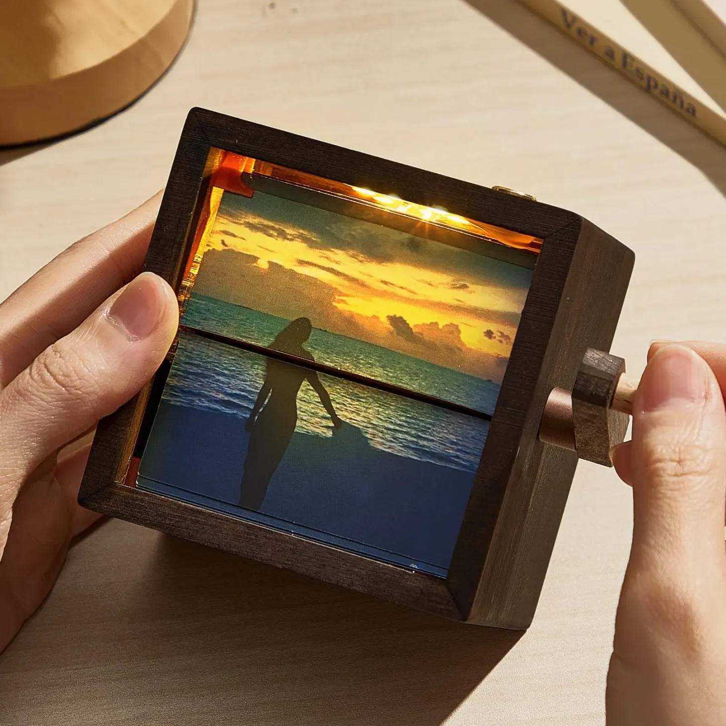 Moldura de flipbook de fotos personalizada, máquina de animação, álbum de fotos mecânico com manivela, com moldura de cubo de fotos de bebê em nogueira preta clara, presente criativo