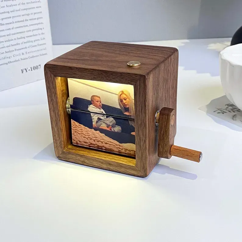 Moldura de livro flip personalizado, máquina de animação, álbum de fotos mecânico com manivela, com moldura de cubo de fotos de bebê em nogueira preta clara, presente criativo