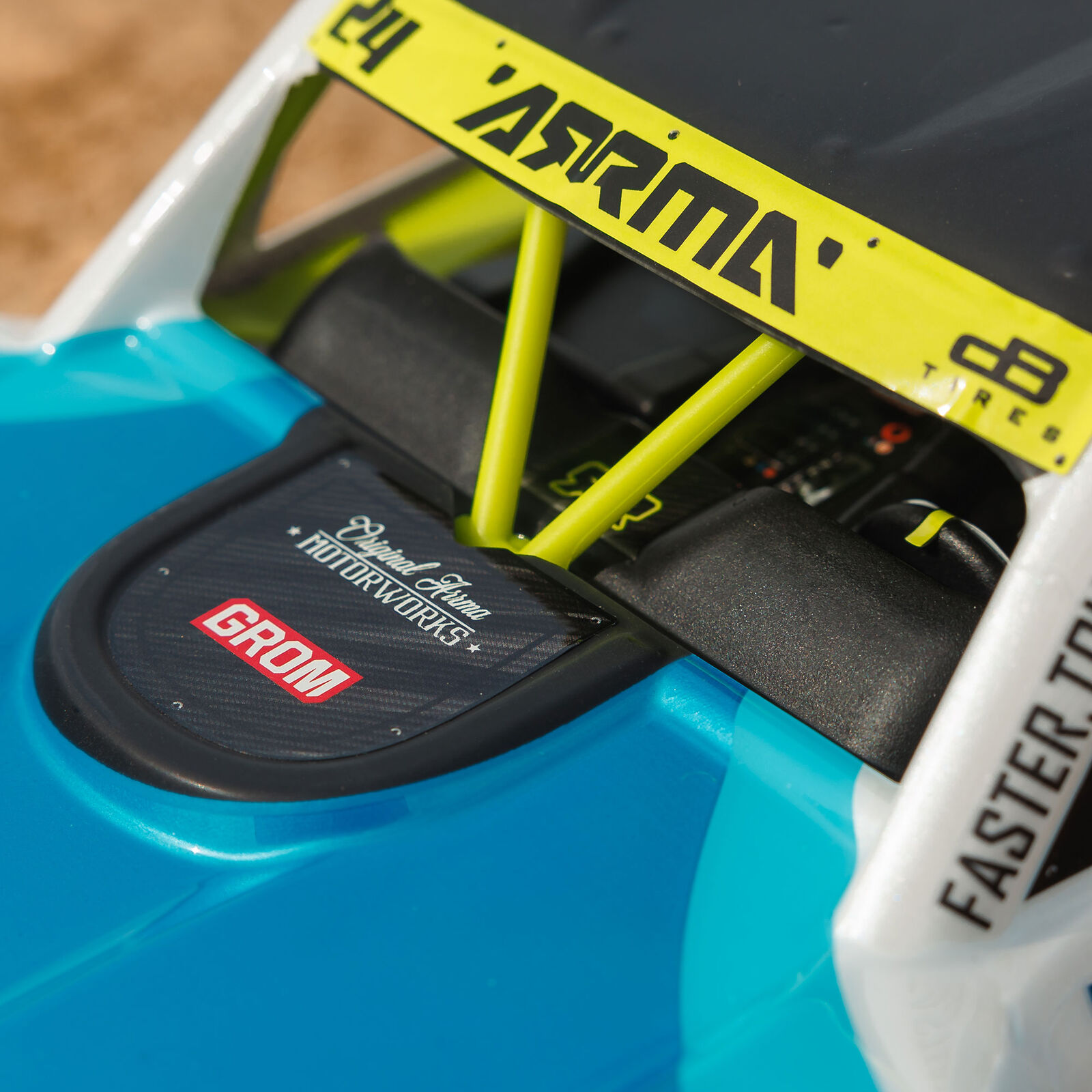 Arrma 1/16 MOJAVE GROM 4X4 RTR Brushed Desert Truck (Battery & Charger Included), Red/Black