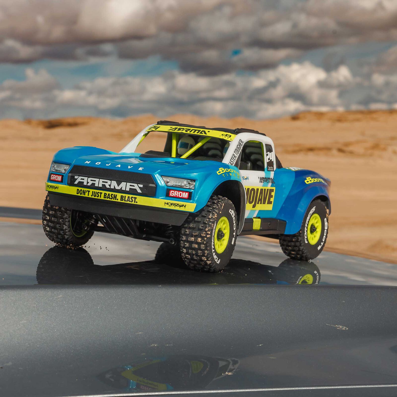 Arrma 1/16 MOJAVE GROM 4X4 RTR Brushed Desert Truck (Battery & Charger Included), Red/Black