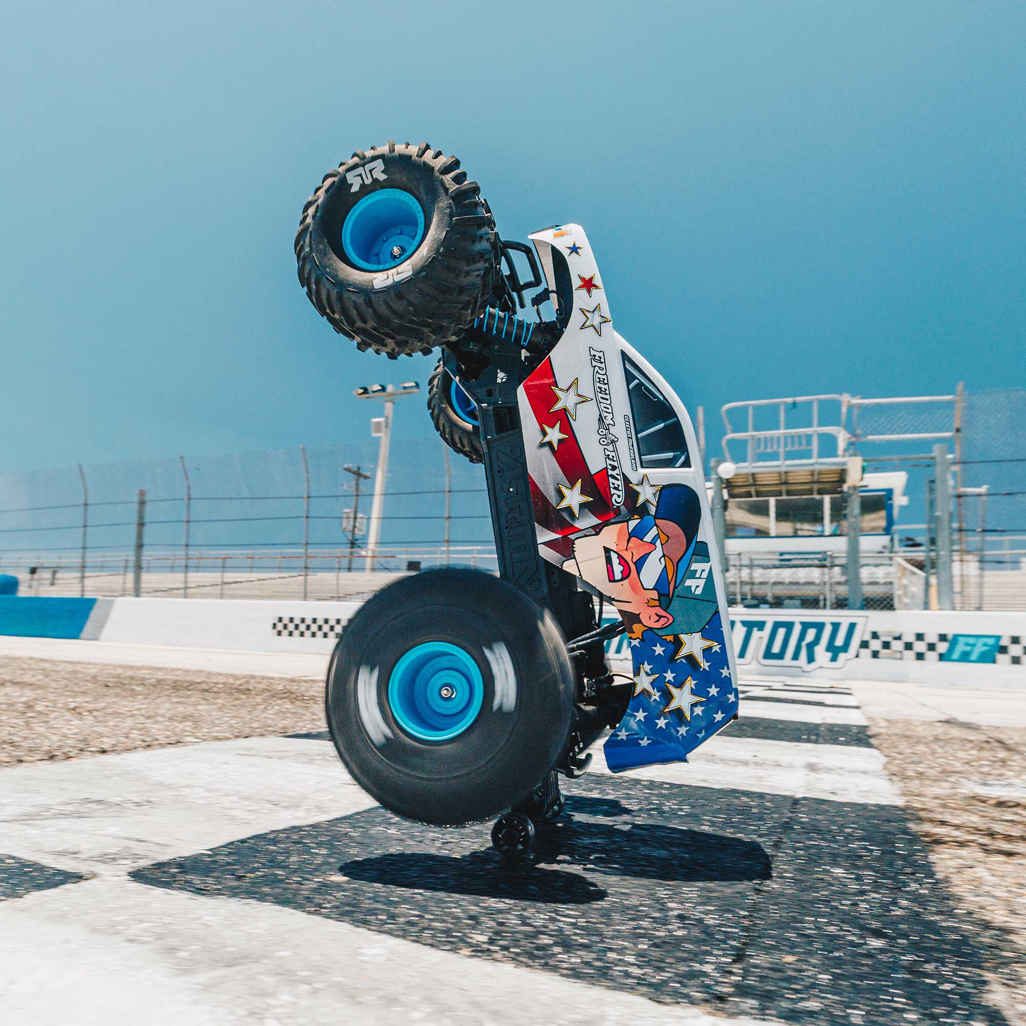 ARRMA 1/10 FREEDOM FLYER 223S 2WD RTR Brushless Monster Truck (Battery & Charger Included), White-ARA3530SFFT1